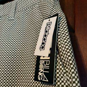BILLABONG Brand New with tags. Men’s shorts black & white. Size 31 Never Worn.